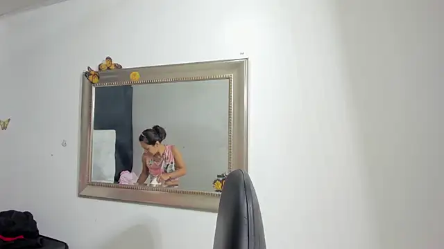 Snapshot of evelynesex chatting on February 19, 3:46 am evelynesex online show from February 19, 3:46 am