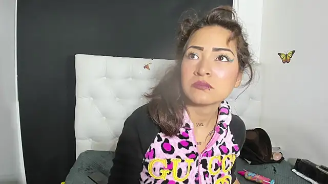 Snapshot of evelynesex chatting on February 24, 3:59 am evelynesex online show from February 24, 3:59 am