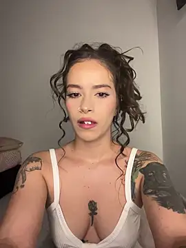 Snapshot of alysa_g_ chatting on October 16, 10:44 pm alysa g online show from October 16, 10:44 pm