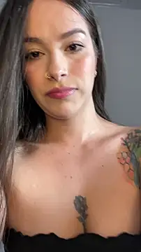 Snapshot of alysa_g_ chatting on November 7, 10:10 pm alysa g online show from November 7, 10:10 pm