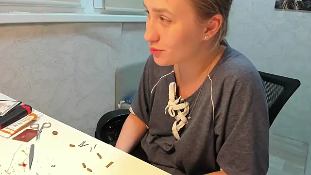 sofamuffin online show from November 22, 1:48 am