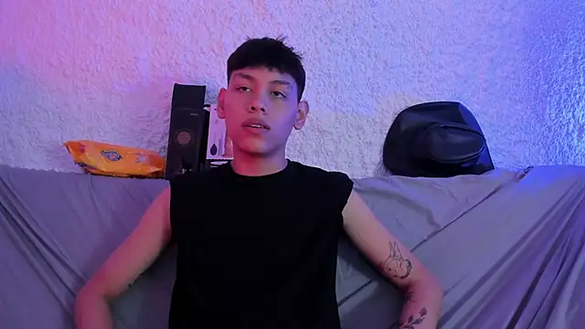 zeus blaze online show from November 14, 7:45 pm