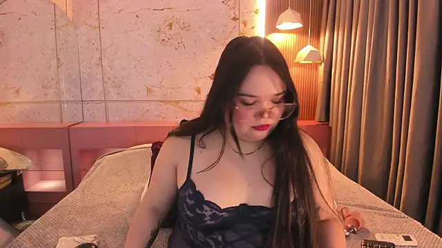 Snapshot of Lushi_Love chatting on January 11, 1:10 am Lushi Love online show from January 11, 1:10 am