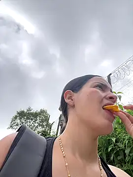 Mia jhoonson online show from November 20, 2:17 pm