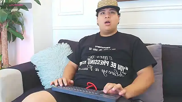 Naim Bennetsex online show from November 1, 6:21 pm