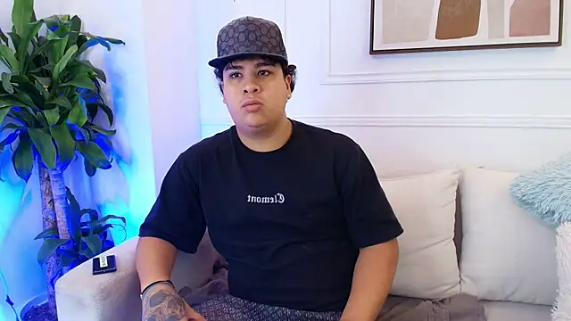 Naim Bennetsex online show from November 4, 6:40 pm