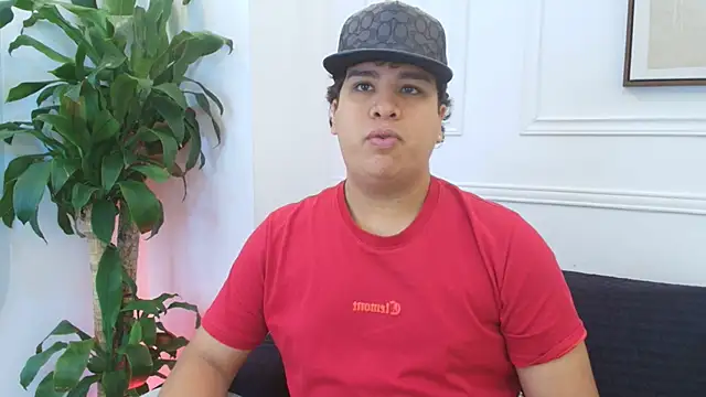 Snapshot of Naim_Bennetsex chatting on January 18, 6:34 pm Naim Bennetsex online show from January 18, 6:34 pm