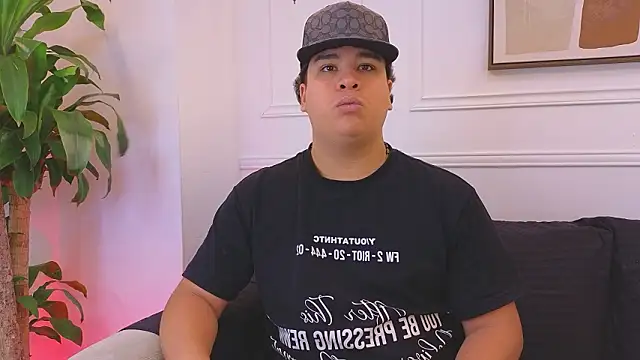 Snapshot of Naim_Bennetsex chatting on February 9, 6:45 pm Naim Bennetsex online show from February 9, 6:45 pm