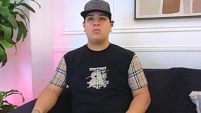 Snapshot of Naim_Bennetsex chatting on February 20, 3:25 am Naim Bennetsex online show from February 20, 3:25 am