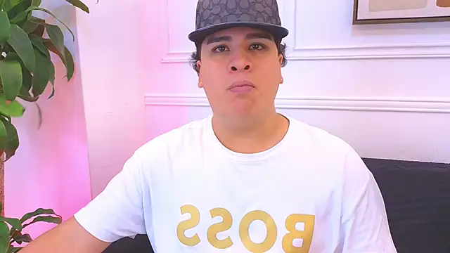 Snapshot of Naim_Bennetsex chatting on February 20, 6:26 am Naim Bennetsex online show from February 20, 6:26 am