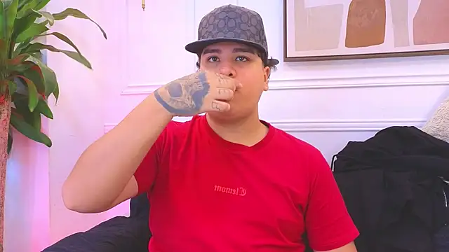 Snapshot of Naim_Bennetsex chatting on February 22, 3:18 am Naim Bennetsex online show from February 22, 3:18 am