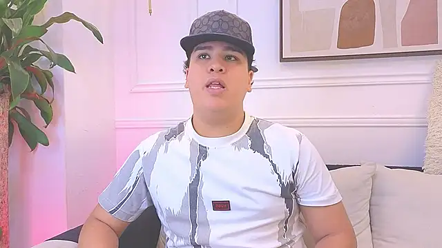 Snapshot of Naim_Bennetsex chatting on February 27, 2:33 am Naim Bennetsex online show from February 27, 2:33 am