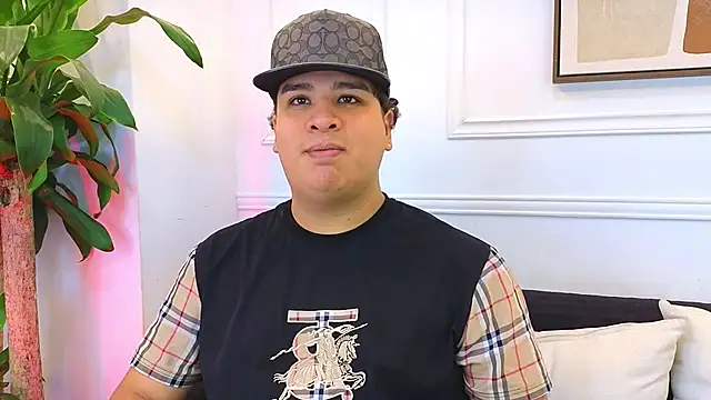 Snapshot of Naim_Bennetsex chatting on February 28, 2:56 am Naim Bennetsex online show from February 28, 2:56 am