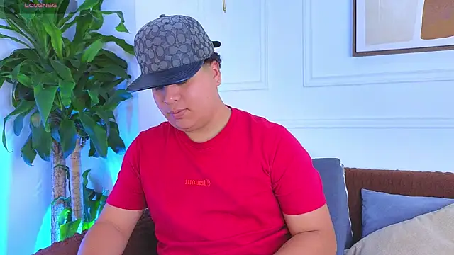 Snapshot of Naim_Bennetsex chatting on July 10, 6:54 pm Naim Bennetsex online show from July 10, 6:54 pm