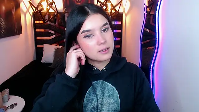 Natalie loffreda online show from April 15, 7:43 pm