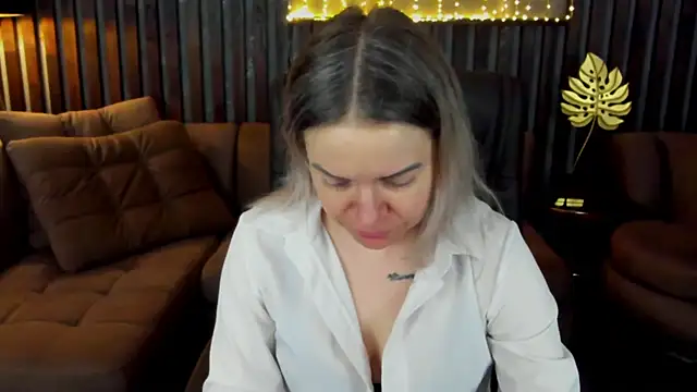 Anna Snows online show from March 22, 5:22 am