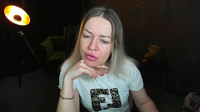 Anna Snows online show from March 29, 5:13 pm