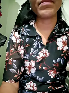 Snapshot of Telugu___Sexygirl___Naidu chatting on October 25, 5:37 am Telugu   Sexygirl   Naidu online show from October 25, 5:37 am