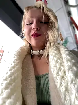 EveLittleSinner online show from October 13, 8:58 am