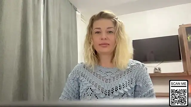 Blondie xoxoxo online show from October 10, 7:29 am