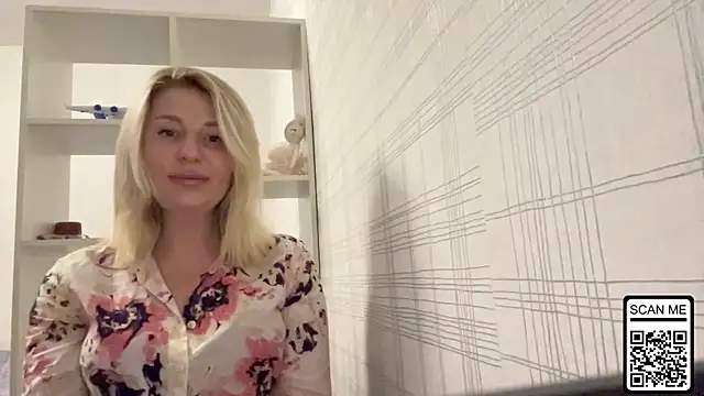 Blondie xoxoxo online show from October 25, 4:46 pm