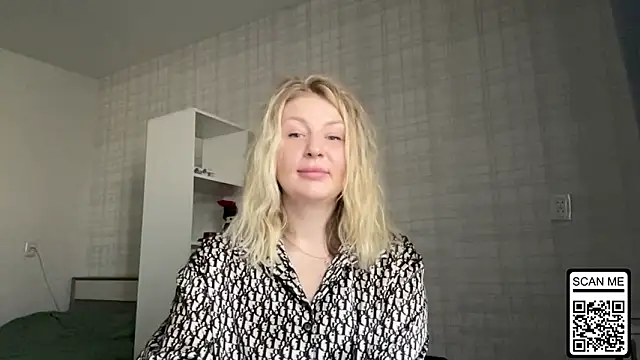 Blondie xoxoxo online show from March 10, 8:08 am