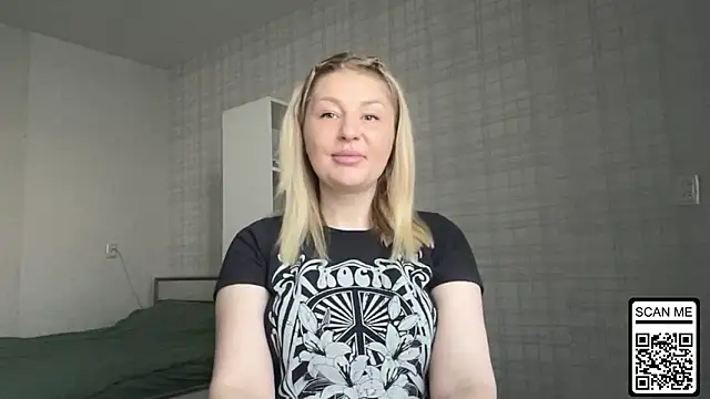 Blondie xoxoxo online show from March 12, 6:52 am