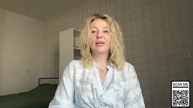 Blondie xoxoxo online show from March 13, 7:59 am