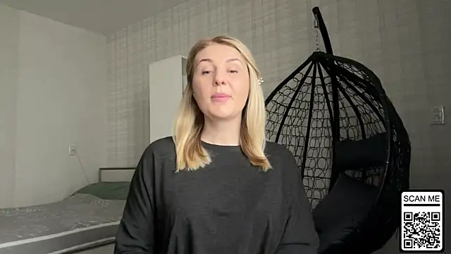 Blondie xoxoxo online show from March 31, 8:37 am