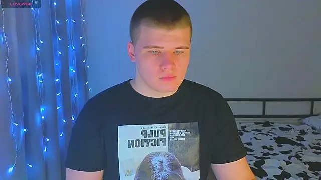 kittenmurr online show from November 22, 1:04 am