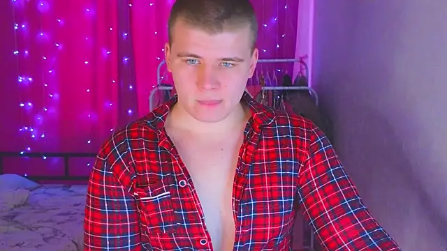 Snapshot of kittenmurr chatting on February 10, 6:06 am kittenmurr online show from February 10, 6:06 am