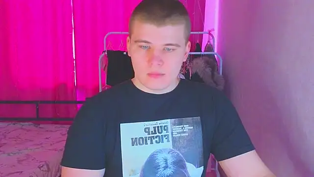 Snapshot of kittenmurr chatting on February 14, 6:32 am kittenmurr online show from February 14, 6:32 am