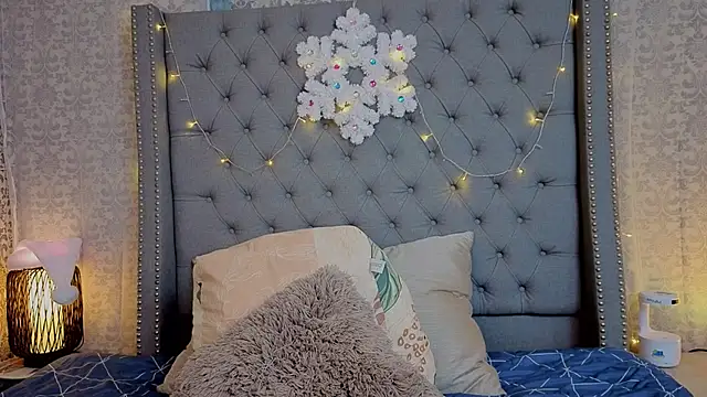 Abby roussee online show from December 17, 8:26 pm