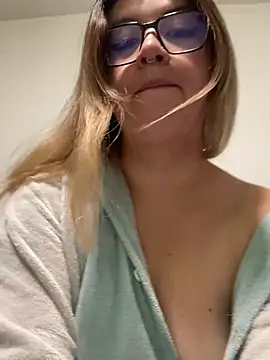 Blair Bunnyy online show from April 8, 11:48 pm