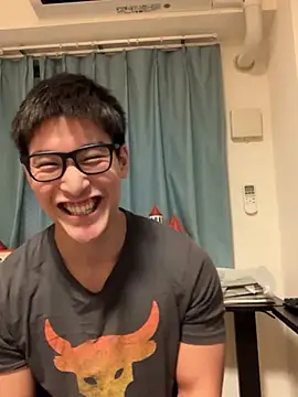 Snapshot of masucle216 chatting on April 15, 1:29 pm masucle216 online show from April 15, 1:29 pm