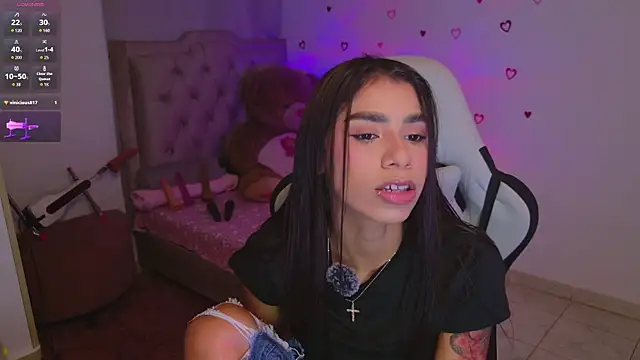 BrunetteAdams001 online show from March 22, 2:26 am