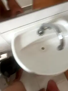 Snapshot of Ccffffjjik chatting on November 12, 12:05 pm Ccffffjjik online show from November 12, 12:05 pm