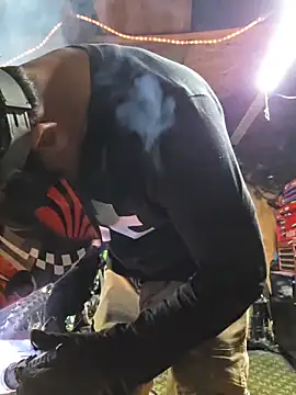 twistafatpipe online show from November 18, 3:34 am