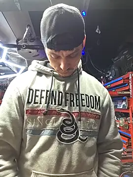 twistafatpipe online show from April 11, 9:02 am