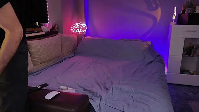 Snapshot of Secret_Lovers1 chatting on June 2, 6:21 pm Secret Lovers1 online show from June 2, 6:21 pm