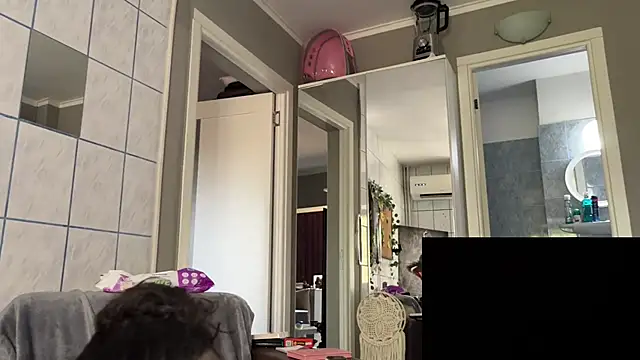 Secret Lovers1 online show from July 11, 1:36 pm