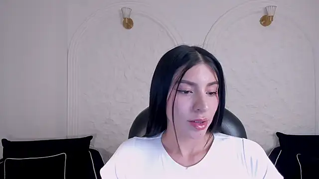 Snapshot of MaddisonTaylor1 chatting on May 27, 1:57 am MaddisonTaylor1 online show from May 27, 1:57 am