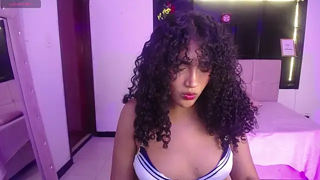 emiily smith1 online show from October 4, 9:46 pm