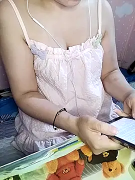 Snapshot of Kuncute chatting on September 11, 10:59 am Kuncute online show from September 11, 10:59 am