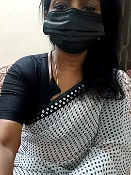 Snapshot of Rithya27 chatting on October 18, 6:30 pm Rithya27 online show from October 18, 6:30 pm