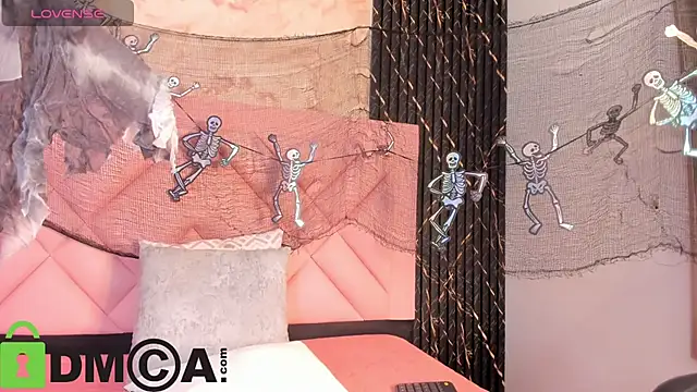 Snapshot of maia_bianchi chatting on October 8, 1:53 pm maia bianchi online show from October 8, 1:53 pm