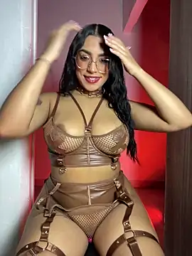 Linda Saenz  online show from June 17, 5:54 am