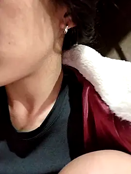 Snapshot of Sinejdk3 chatting on February 4, 11:49 am Sinejdk3 online show from February 4, 11:49 am