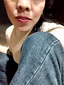 Snapshot of Sinejdk3 chatting on February 26, 11:42 am Sinejdk3 online show from February 26, 11:42 am