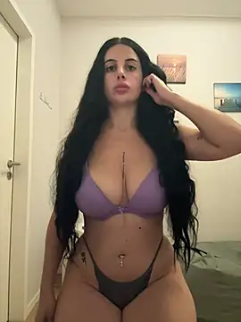 Snapshot of baddieworld1 chatting on April 28, 11:04 am baddieworld1 online show from April 28, 11:04 am
